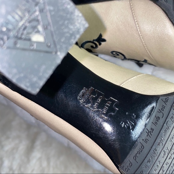 John Fluevog embroider close toe shoe size 7 1/2 - Picture 8 of 16